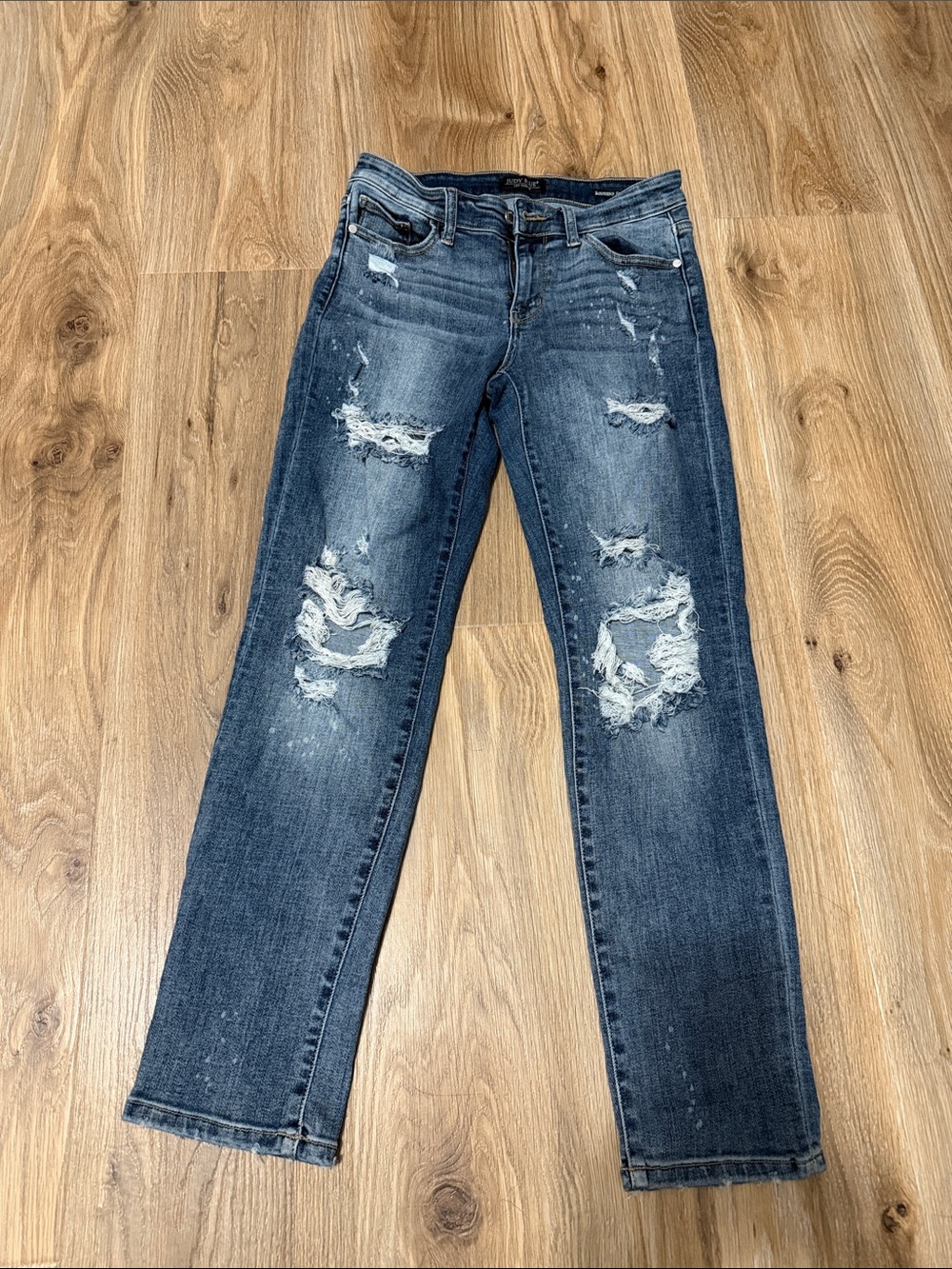 Judy Blue Boyfriend Fit size 7/28 Distressed jeans